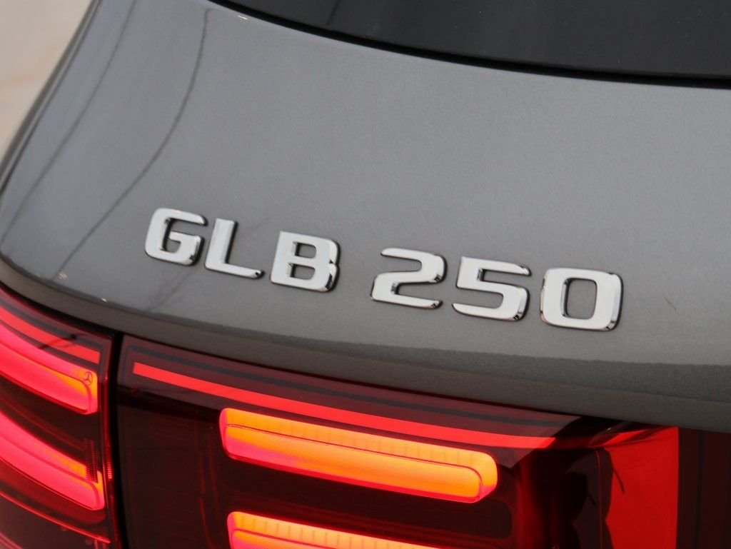 New 2026 Mountain Grey Metallic Mercedes-Benz GLB 250 image 8
