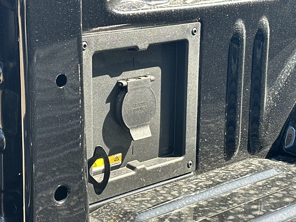 New 2026 Agate Black Metallic Ford XLT image 13