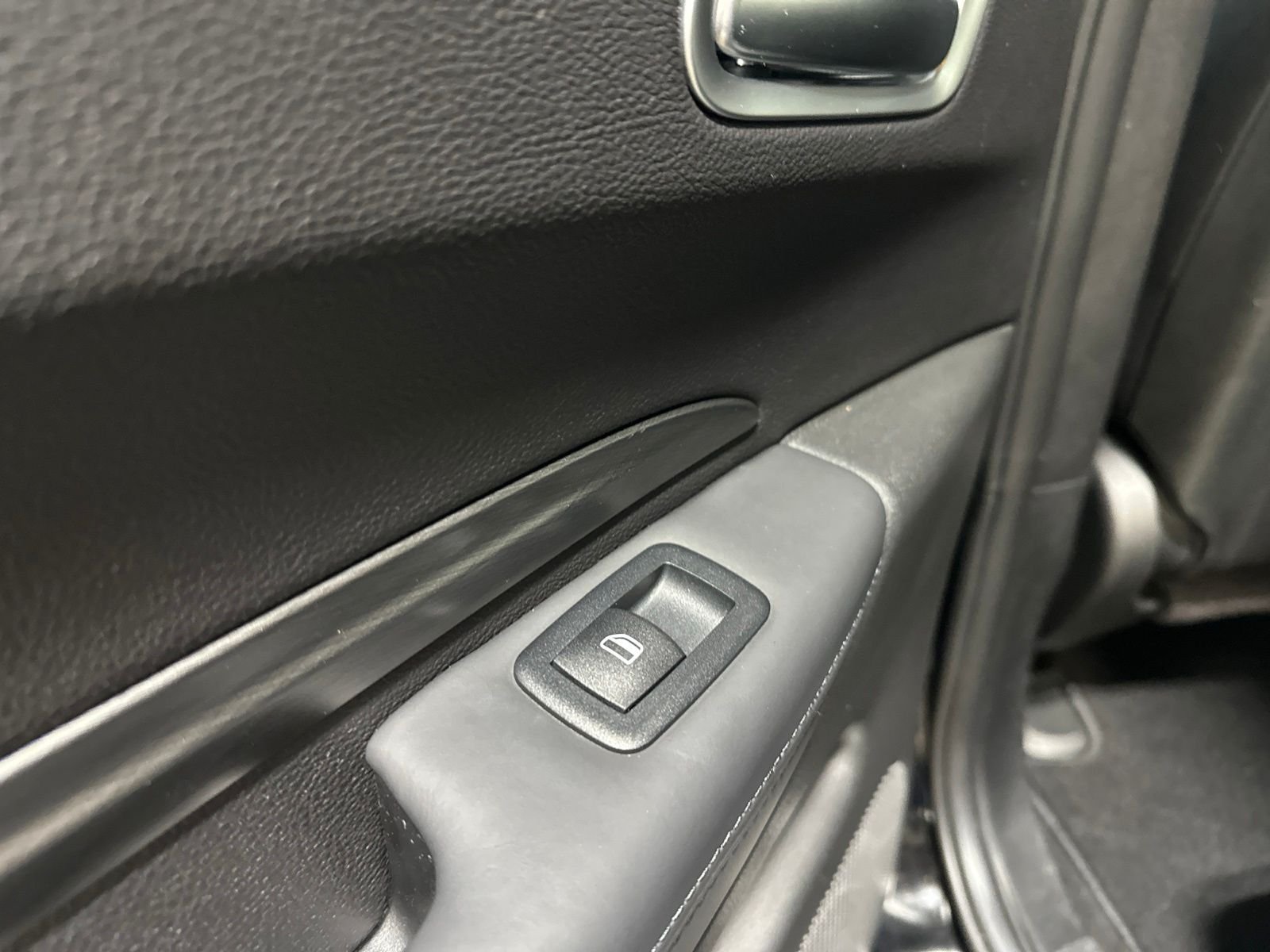 Used 2019 Black Dodge Citadel image 30