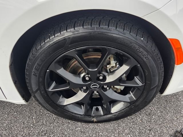 Used 2025 White Chrysler Limited image 11