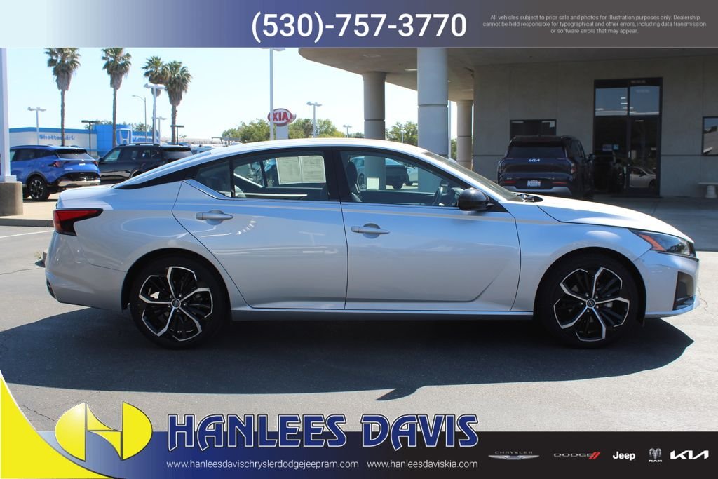 2024 Nissan Altima SR - Photo 6