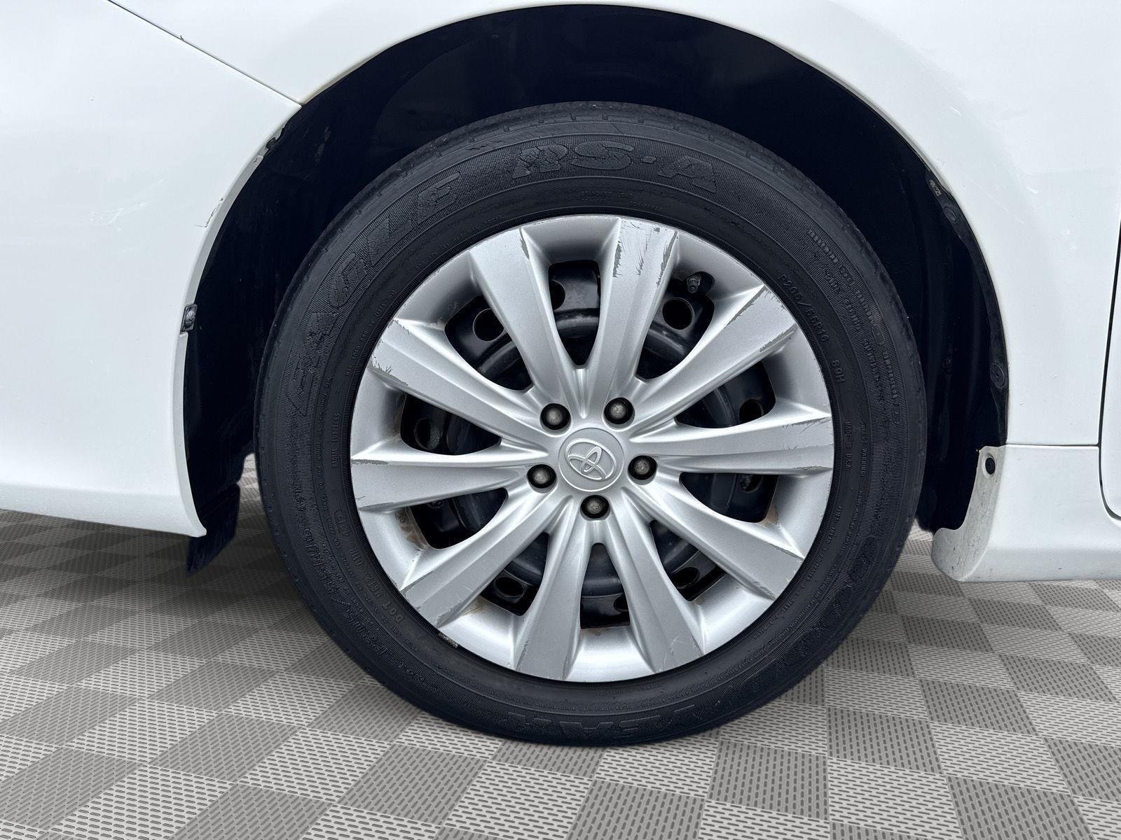 Used 2013 Super White Toyota LE image 15