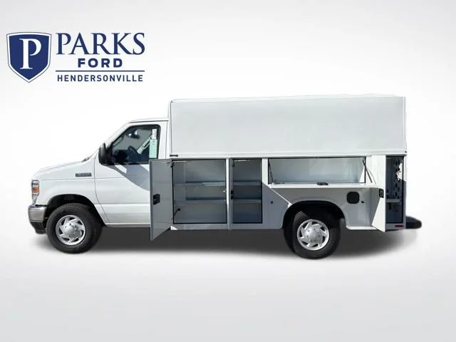 2026 Ford E-Series SRW E-350 Super Duty 138 in WB's photo