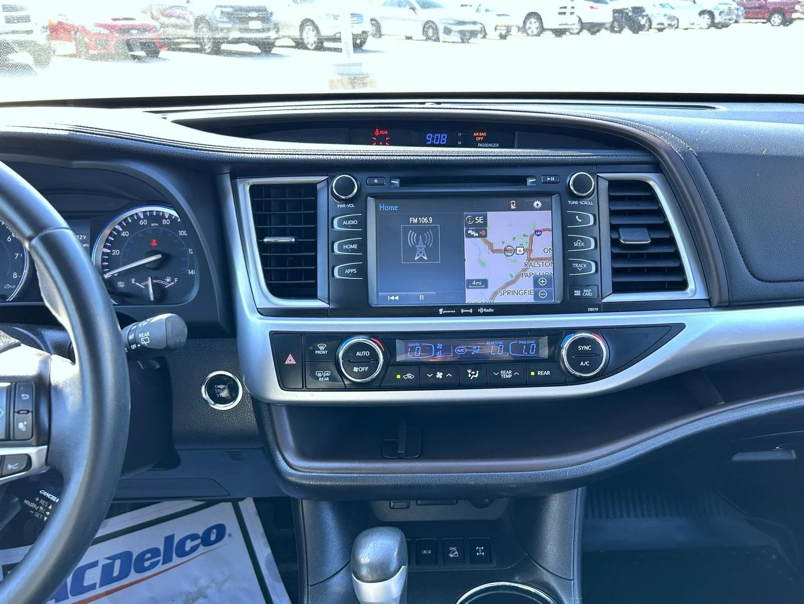 Used 2017 White Toyota XLE image 13