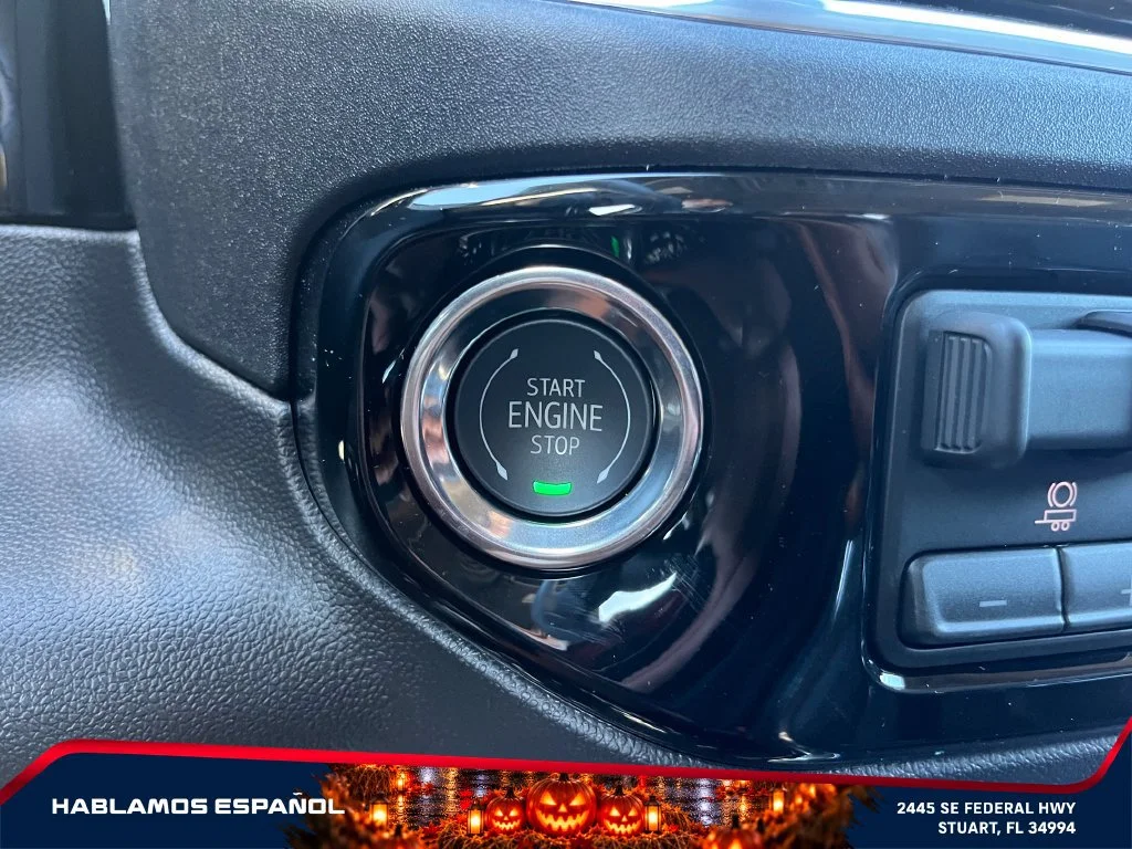New 2026 Sterling Metallic GMC Elevation image 29
