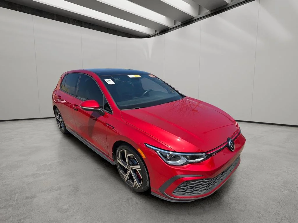 Used 2024 Kings Red Metallic Volkswagen SE image 11