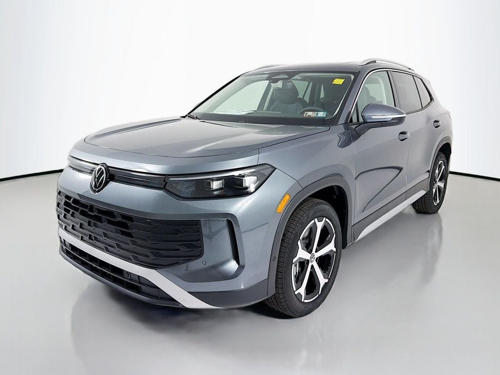New 2026 Platinum Gray Metallic Volkswagen 2.0T SE 4MOTION image 3