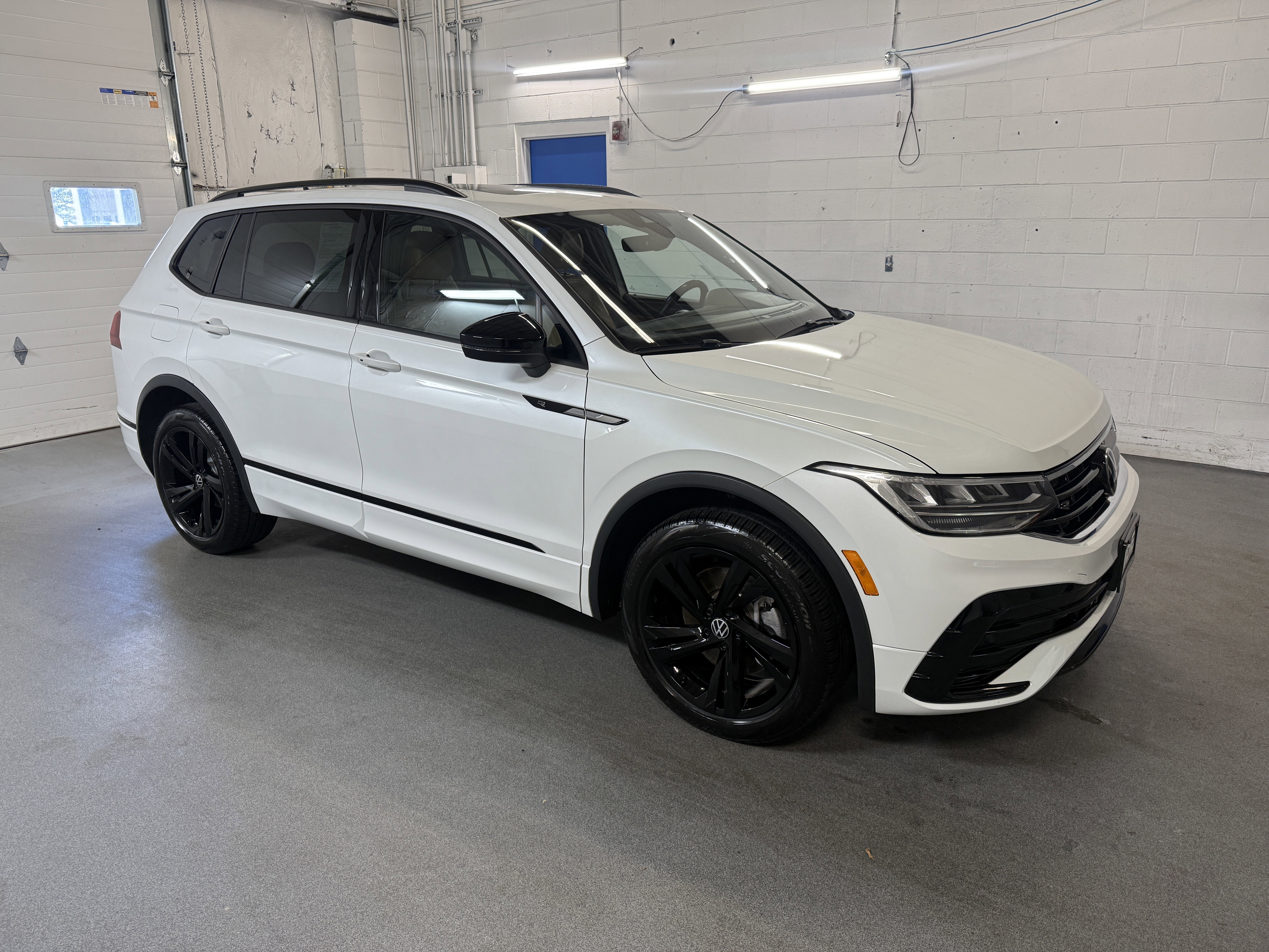 Used 2023 Opal White Pearl Volkswagen SE R-Line Black image 11