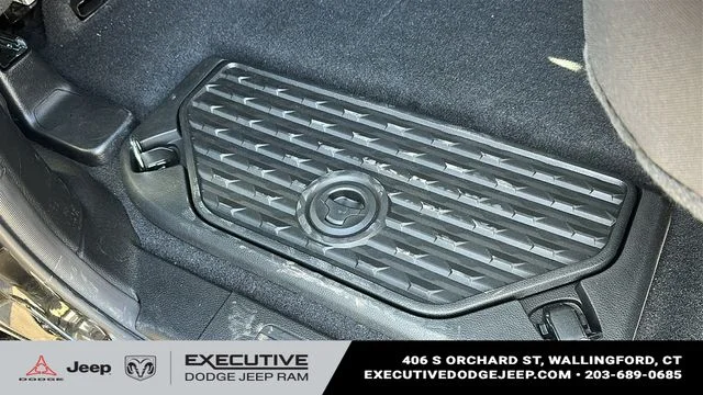 New 2026 Diamond Black Crystal Pearl-Coat Exterior Paint RAM Big Horn/Lone Star image 20