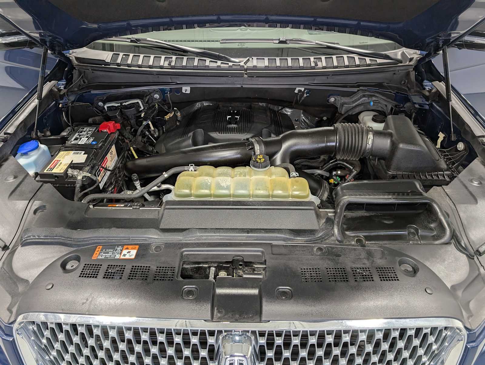 Used 2020 Rhapsody Blue Lincoln Reserve image 15