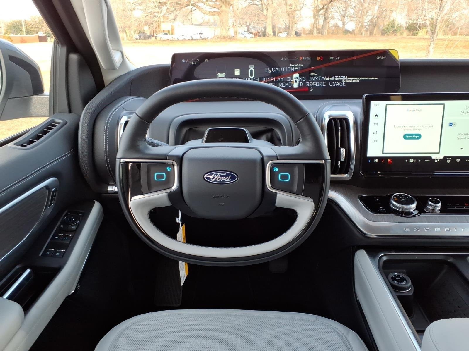 New 2025 Star White Metallic Tri-Coat Ford Platinum® MAX image 30