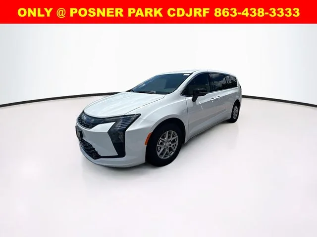 2027 Chrysler Pacifica Select's photo