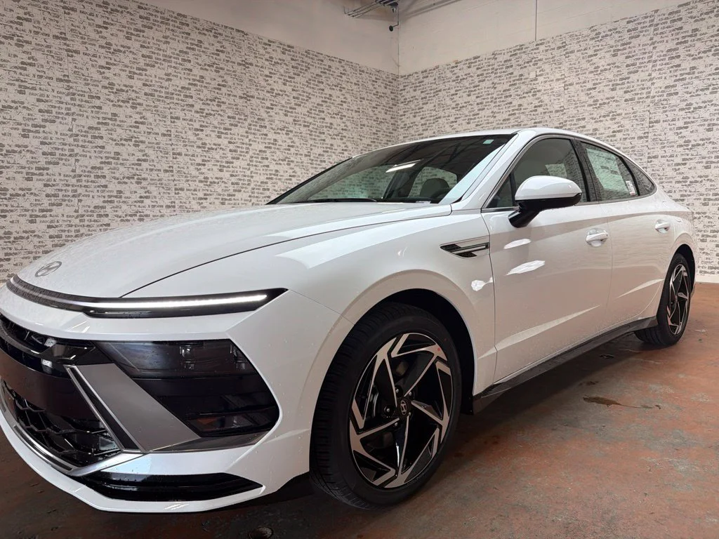 New 2027 Serenity White Hyundai SEL Sport image 3