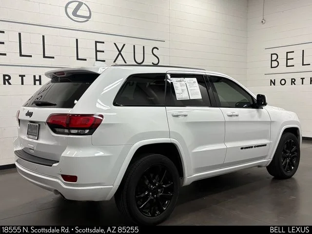 Used 2022 White Jeep Laredo X image 4