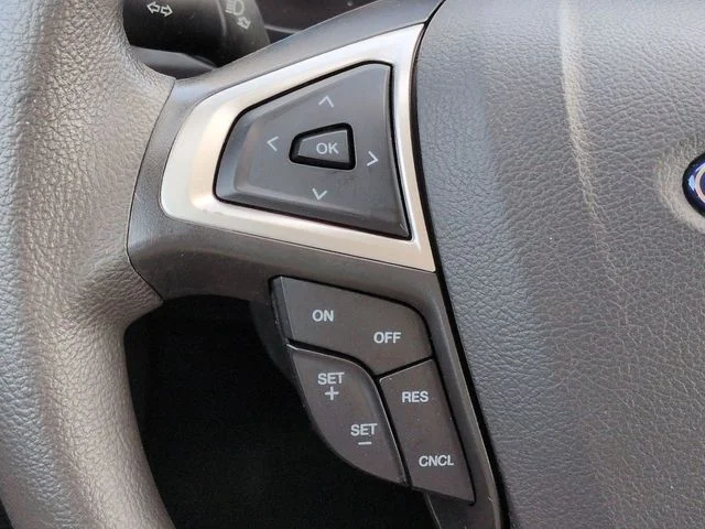 Used 2016 Oxford White Ford SE image 22