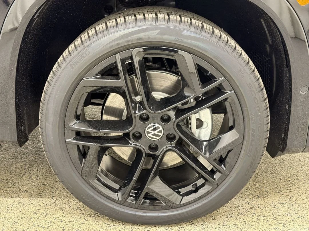 New 2026 Deep Black Pearl Volkswagen SE R-Line Black image 10