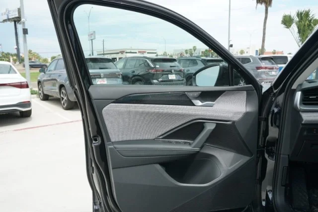 New 2026 Deep Black Pearl Volkswagen S image 15