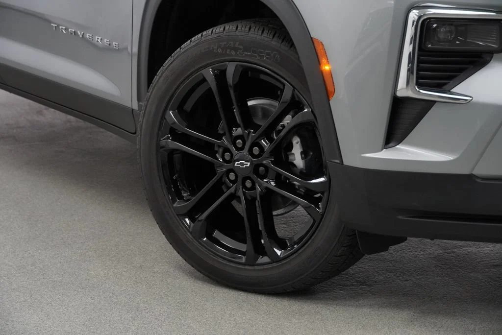 New 2027 Sterling Gray Metallic Chevrolet LT image 10