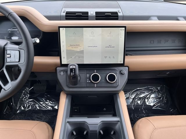 New 2026 Woolstone Green Land Rover X-Dynamic SE image 15