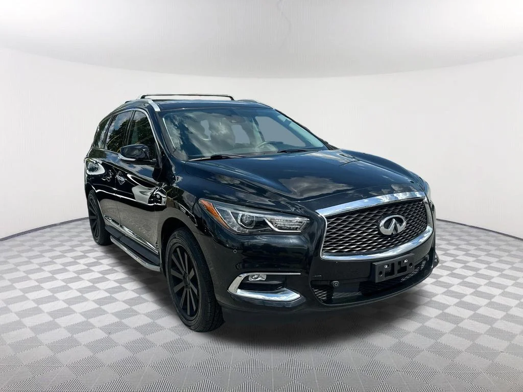 Used 2020 Black INFINITI LUXE image 3