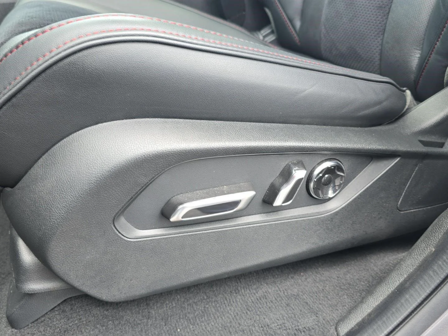 Used 2025 Liquid Carbon Metallic Acura SH-AWD A-SPEC image 21