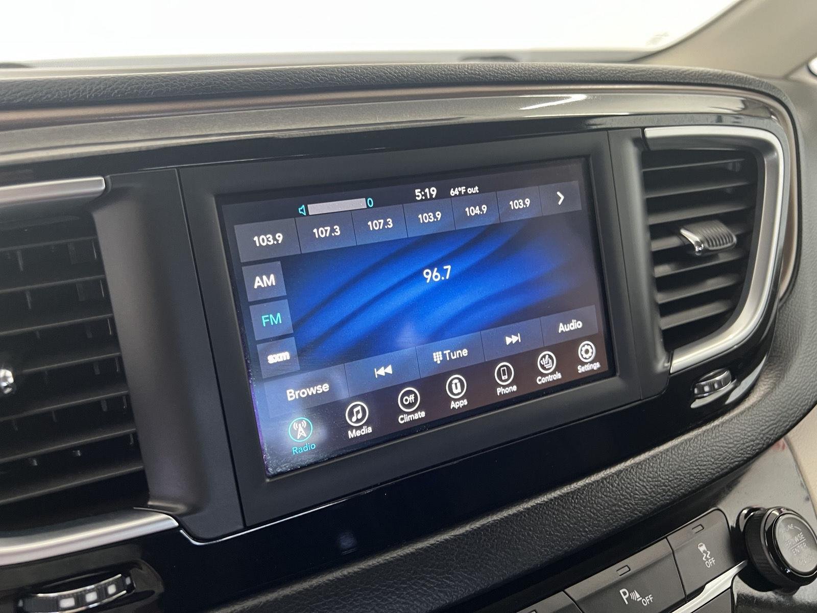 2019 Chrysler Pacifica Touring L - Photo 17
