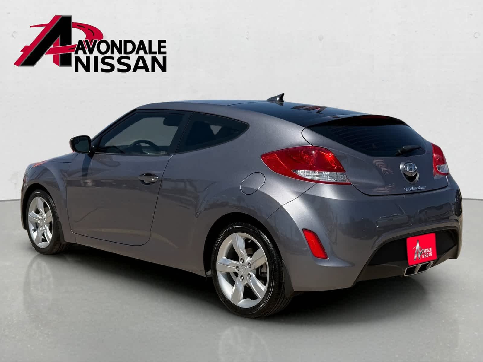 Used 2015 Triathlon Gray Metallic Hyundai  image 4