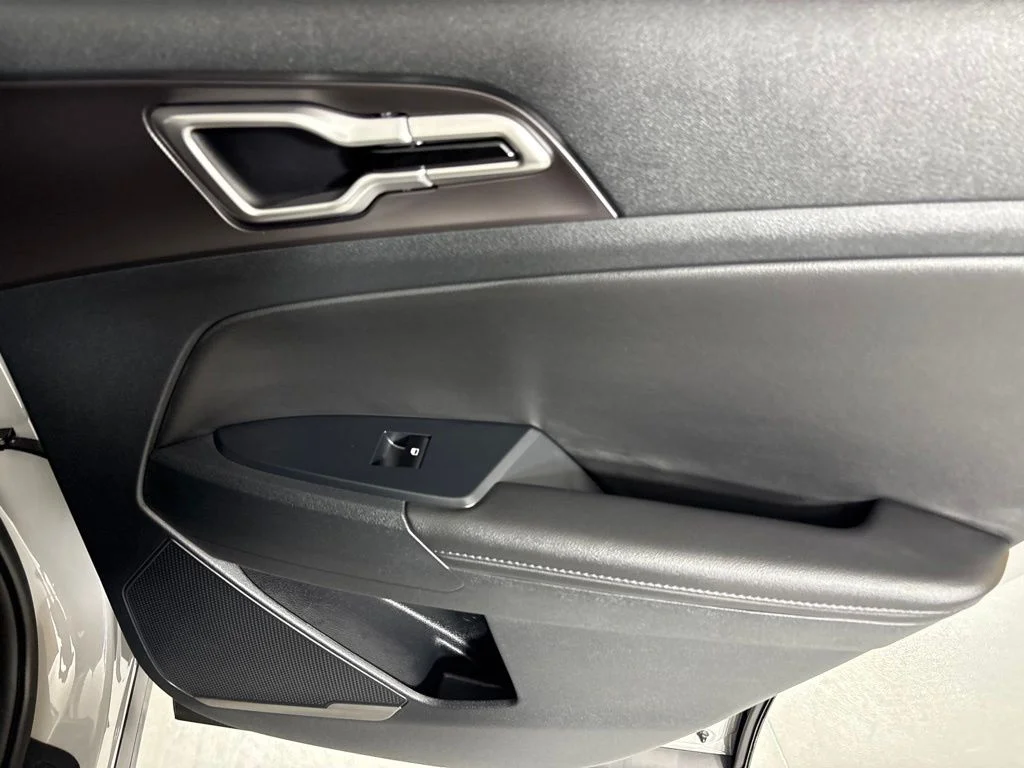 New 2026 Wolf Gray Kia EX image 19
