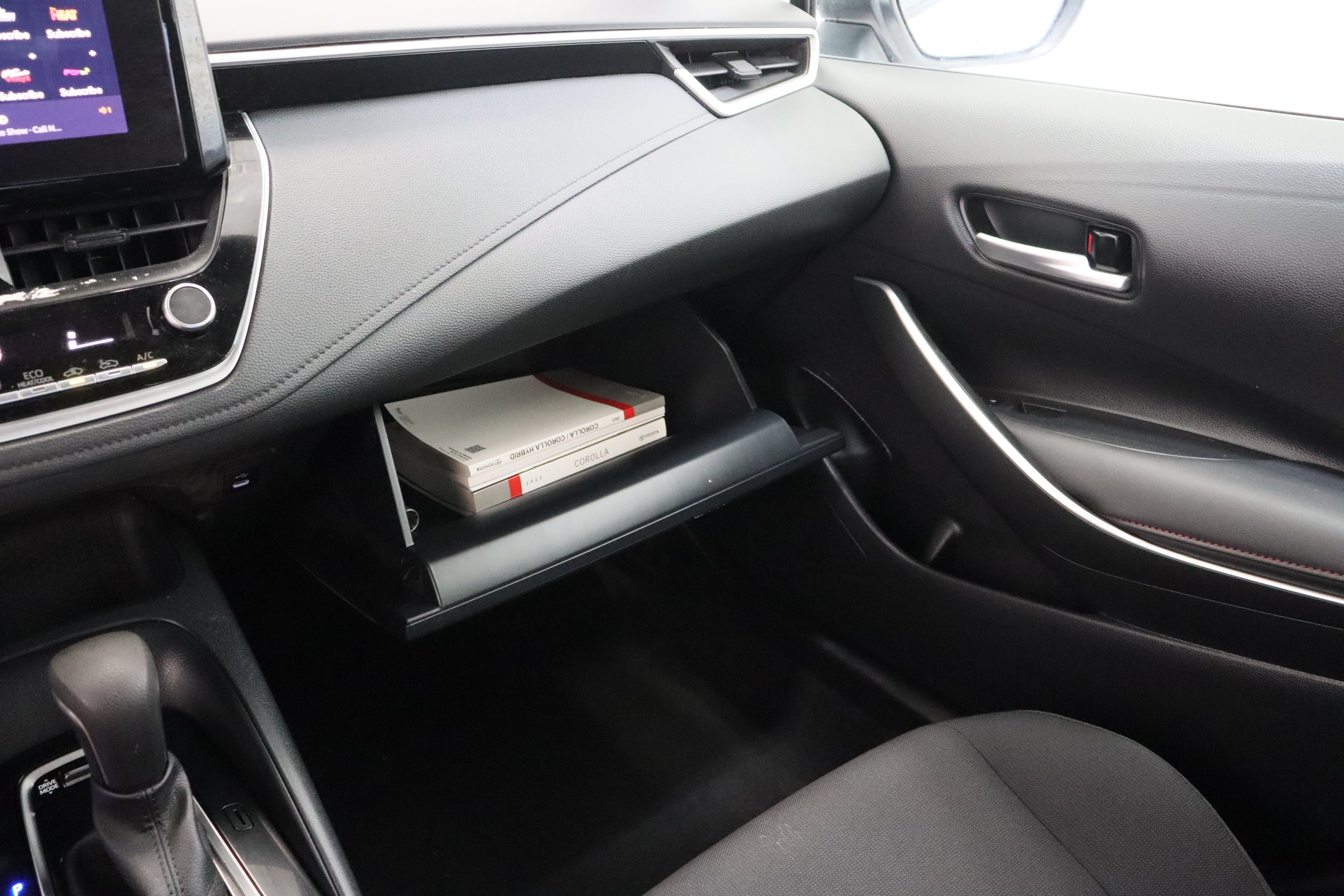 Used 2023 Wind Chill Pearl Toyota SE 2.0L image 21