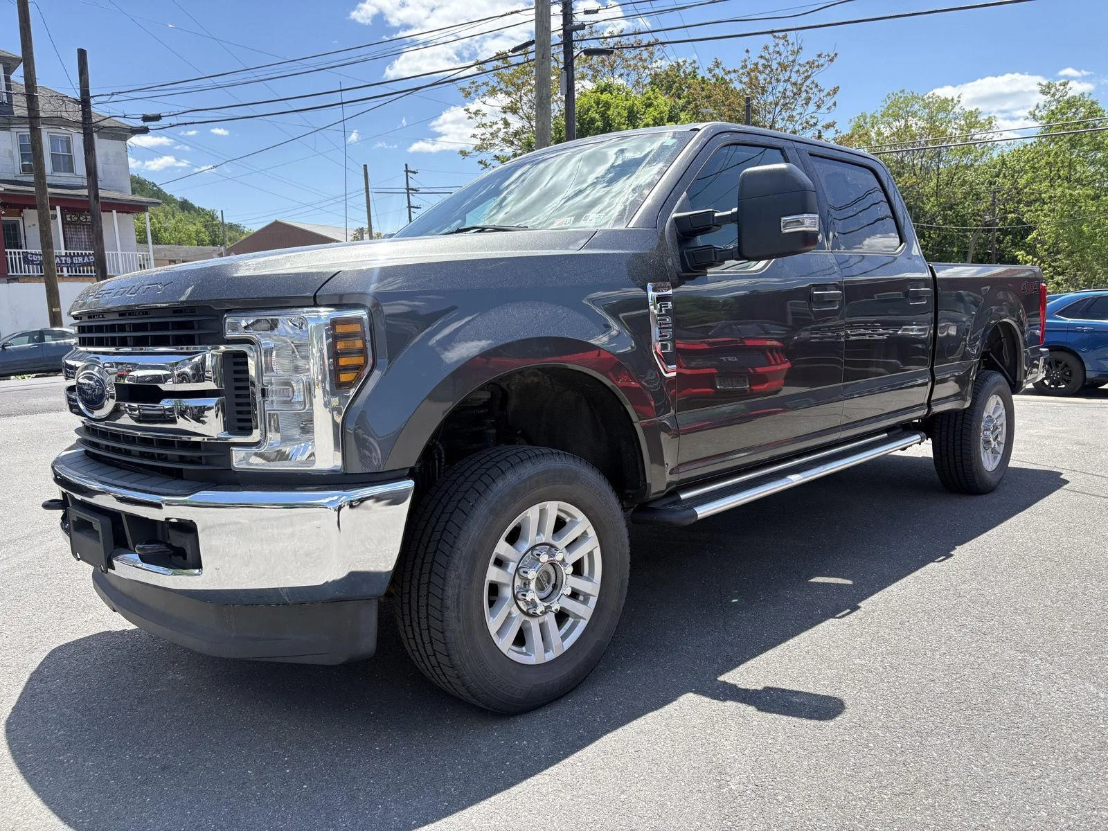 Used 2018 Magnetic Metallic Ford XLT image 2