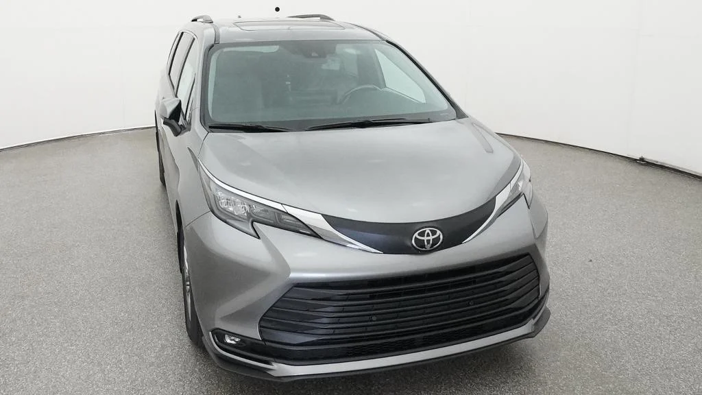 New 2026 Heavy Metal Toyota XLE image 8