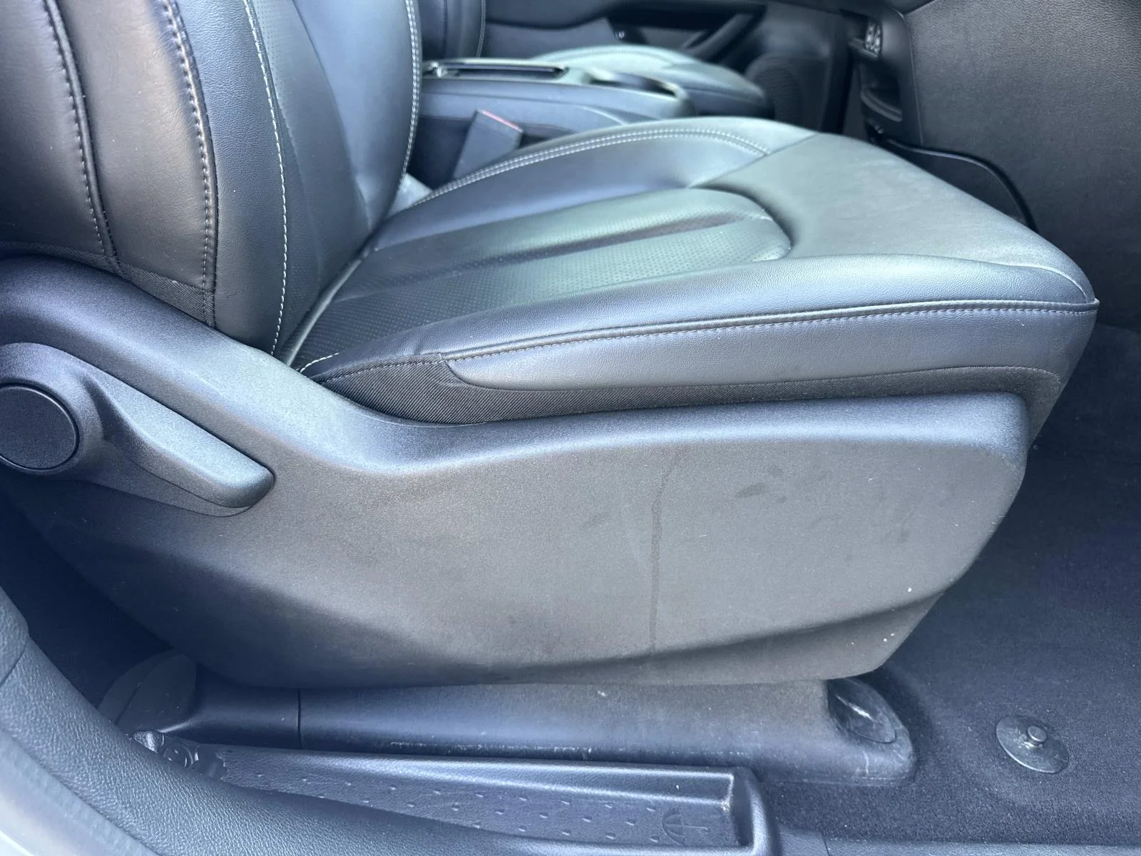 Used 2024 White Chrysler Hybrid S Appearance Pkg FWD image 13