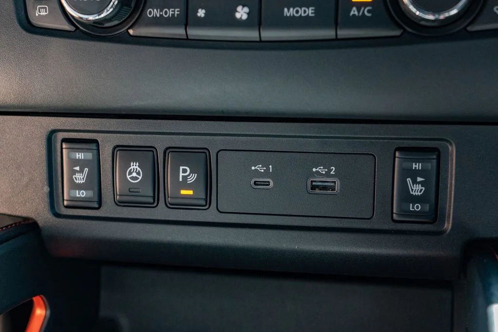 Used 2023 White Nissan PRO-4X image 21