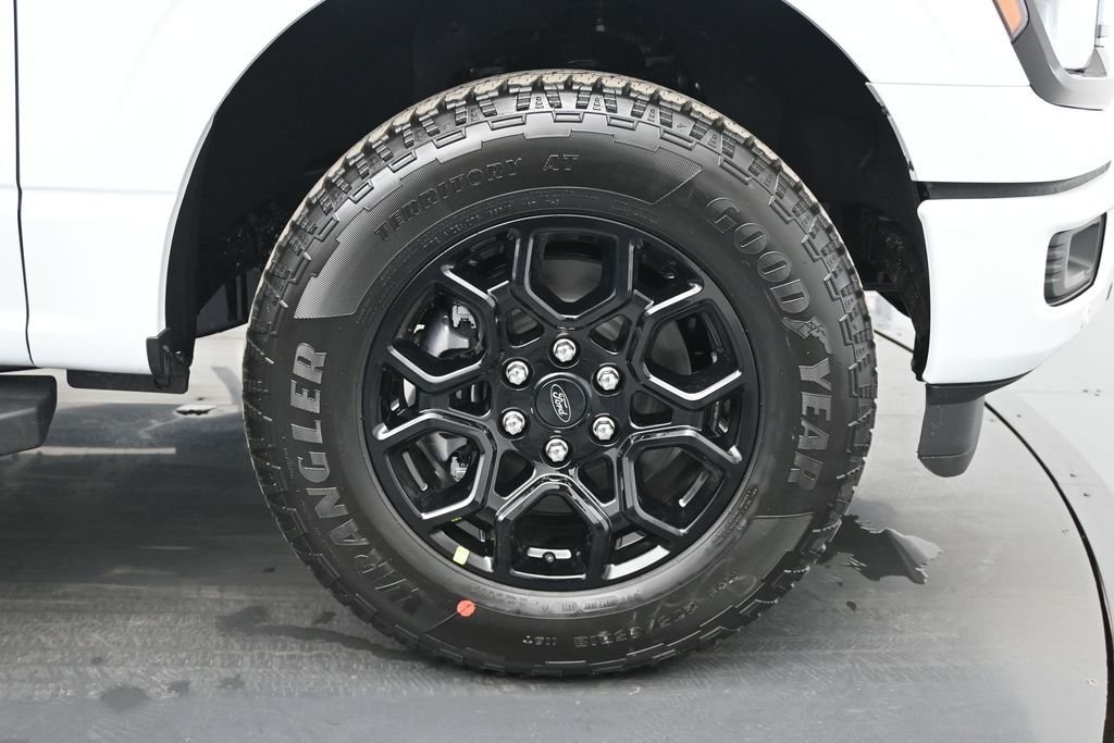 New 2026 Oxford White Ford XLT image 23
