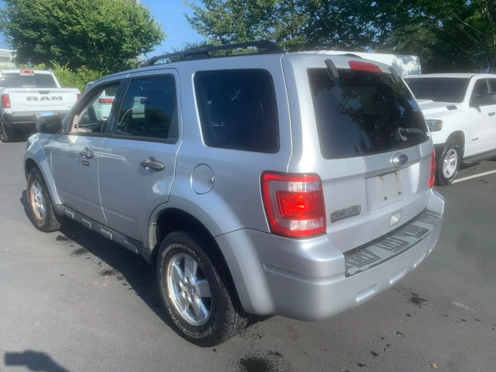 Used 2010 Ford Escape XLT with VIN 1FMCU9D70AKC29194 for sale in Portland, OR