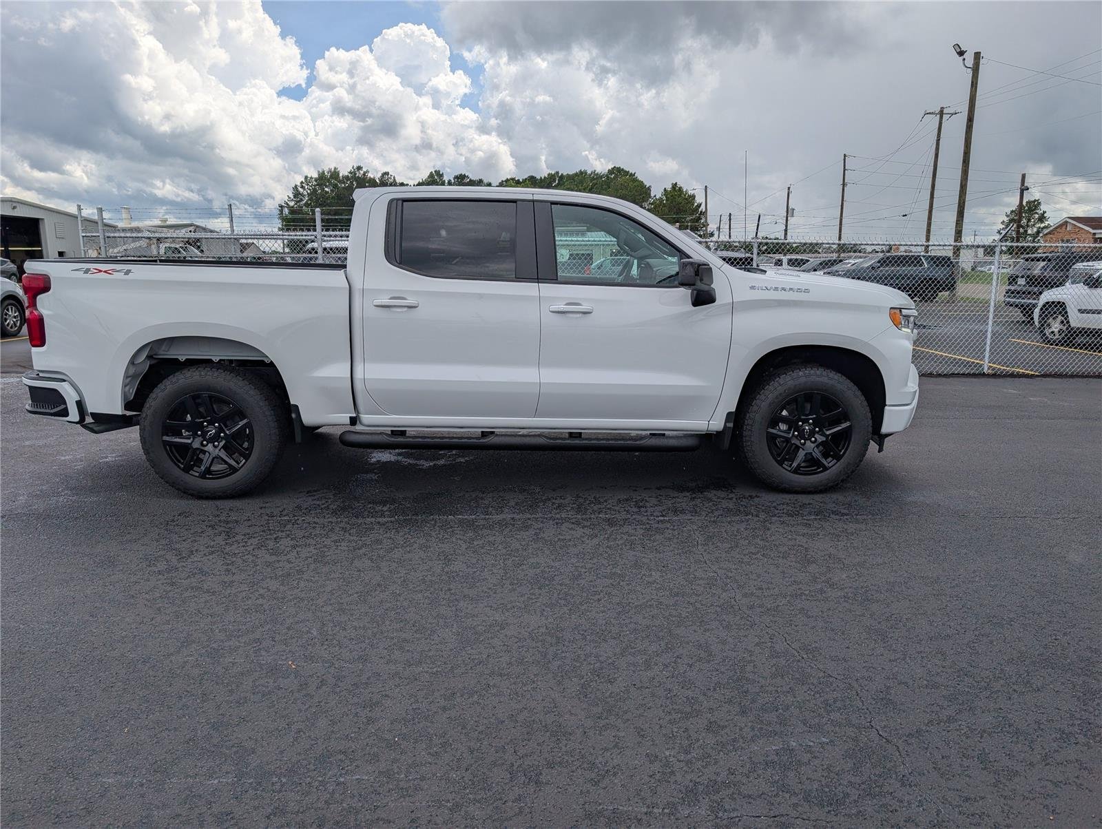 New 2026 Summit White Chevrolet RST image 10
