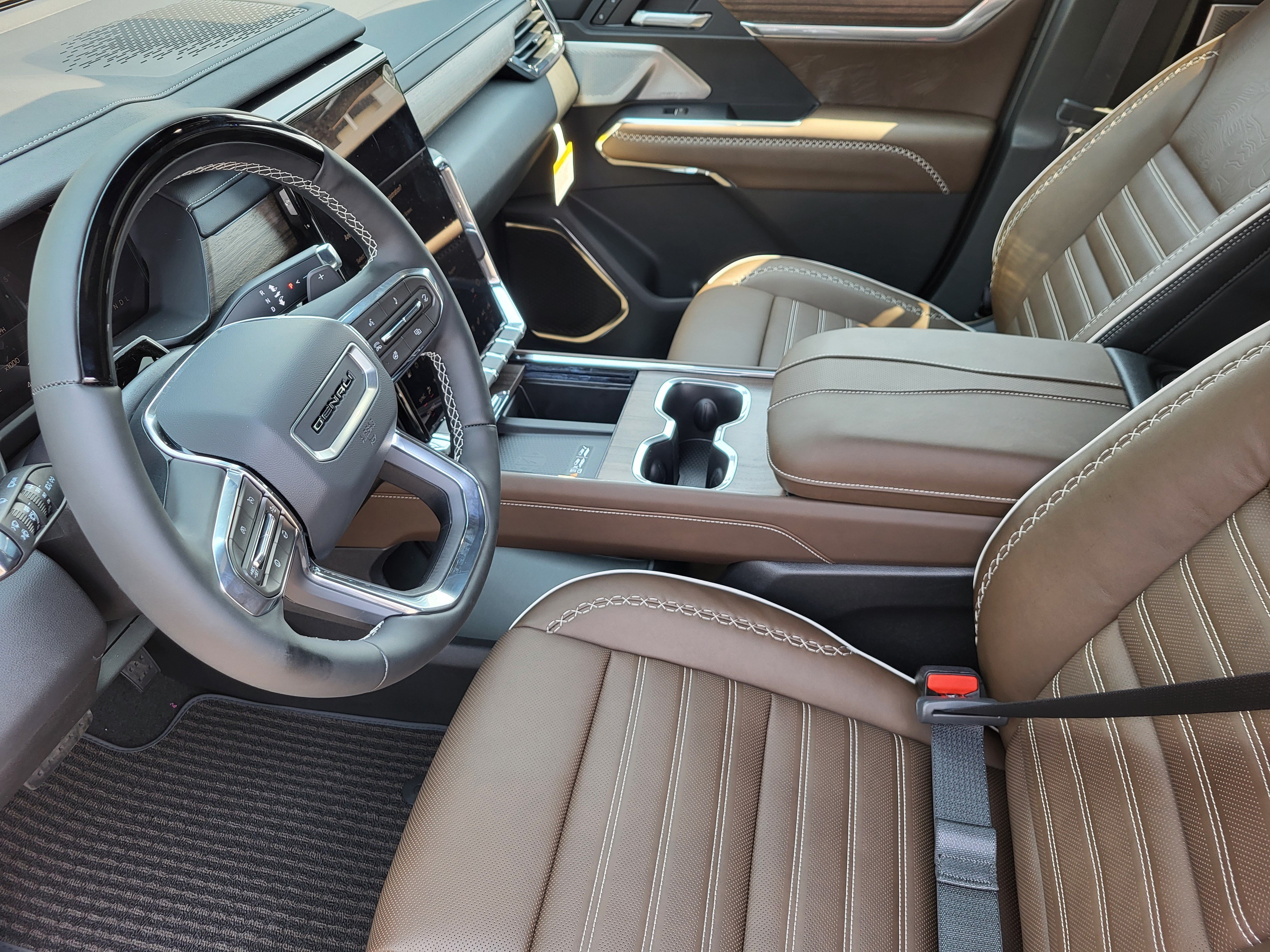 2026 GMC Acadia Denali Ultimate - Photo 12