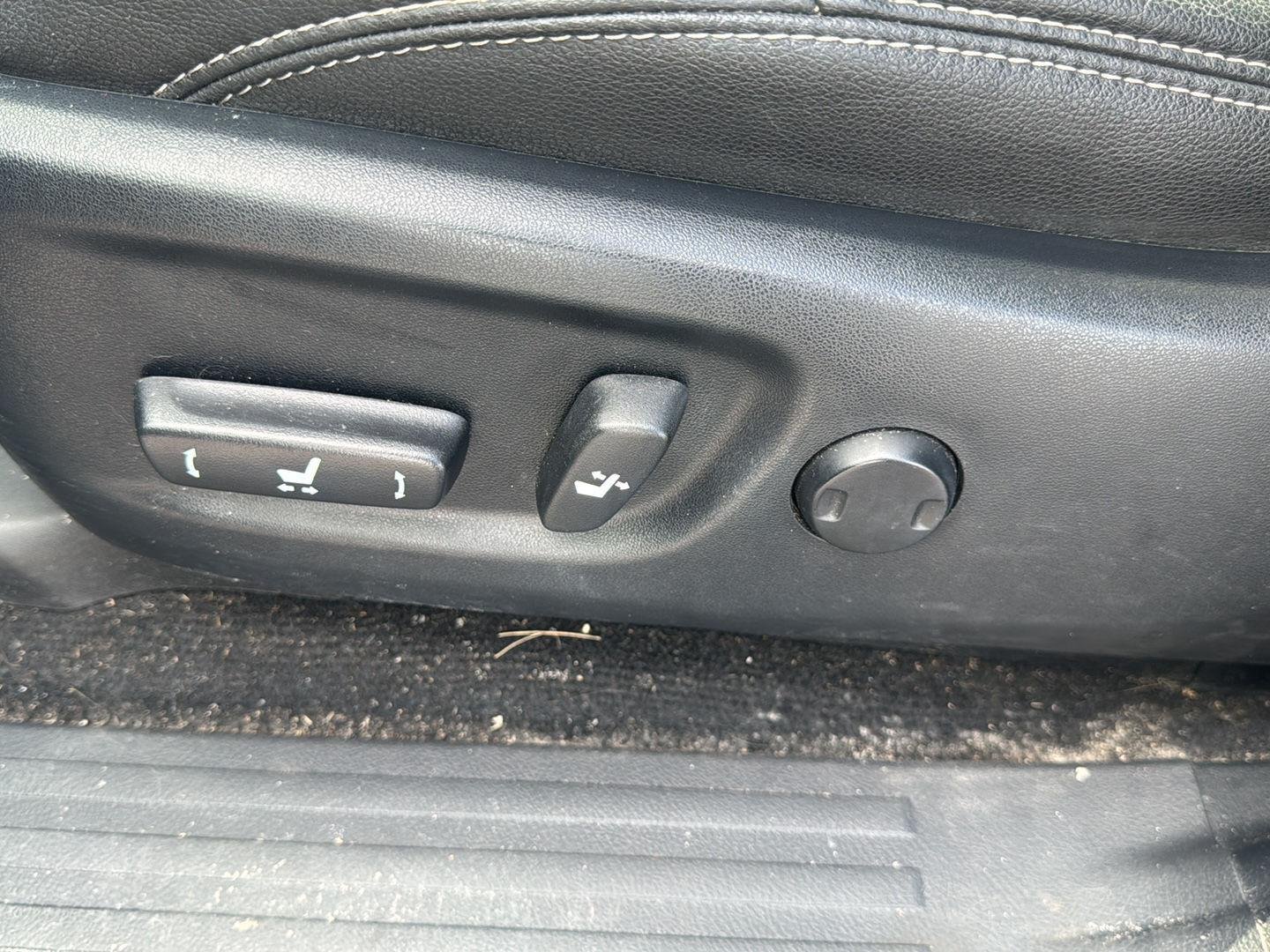 Used 2019 Magnetic Gray Metallic Toyota SR5 Premium image 7