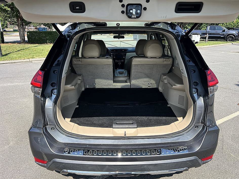 Used 2017 Gun Metallic Nissan SV image 15