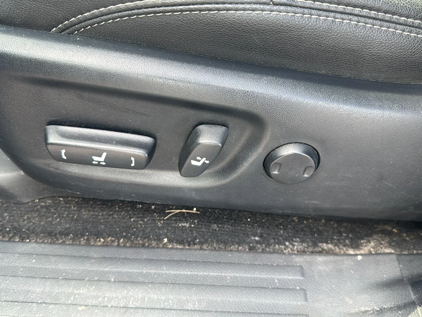 Used 2019 Magnetic Gray Metallic Toyota SR5 Premium image 7