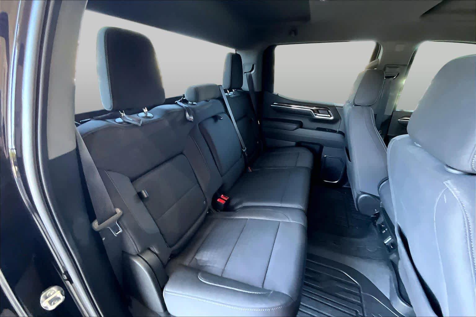 Used 2024 Onyx Black GMC Elevation image 19