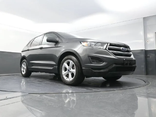 Used 2017 Gray Ford SE image 31