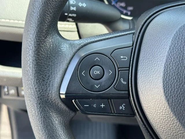 2023 Toyota RAV4 XLE - Photo 23