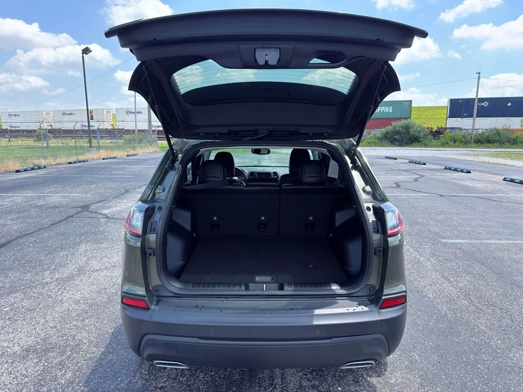 Used 2021 Green Jeep Latitude Lux image 22
