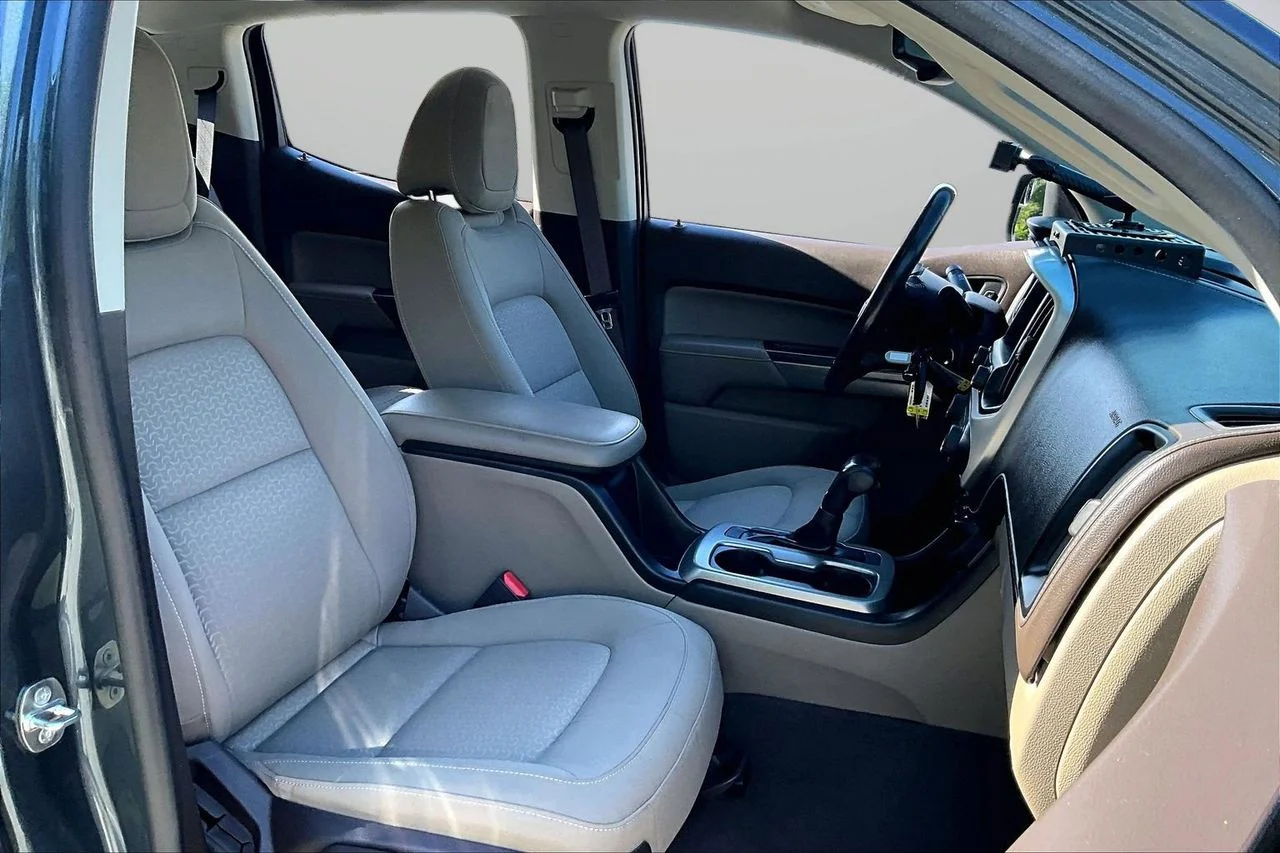 Used 2020 Blue GMC SLE1 image 22