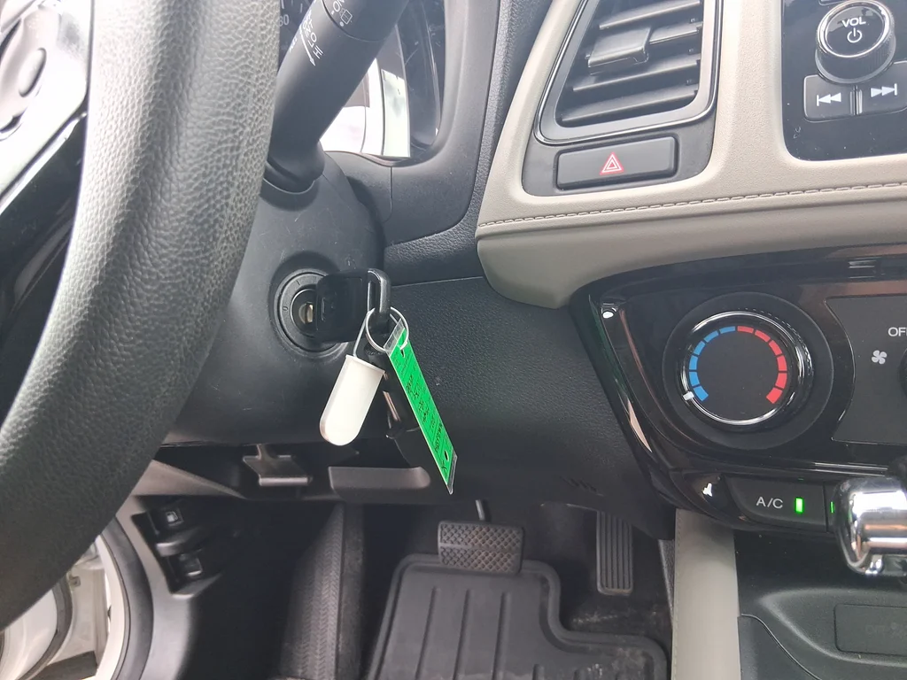 Used 2022 White Honda LX image 29