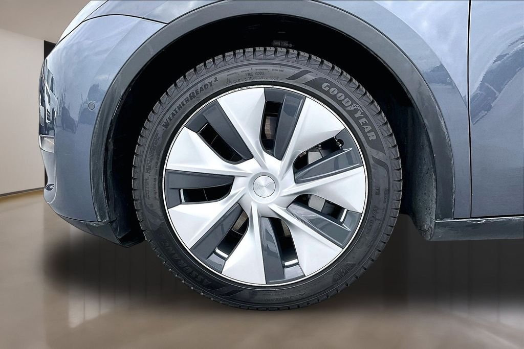 Used 2021 Gray Tesla Long Range image 29