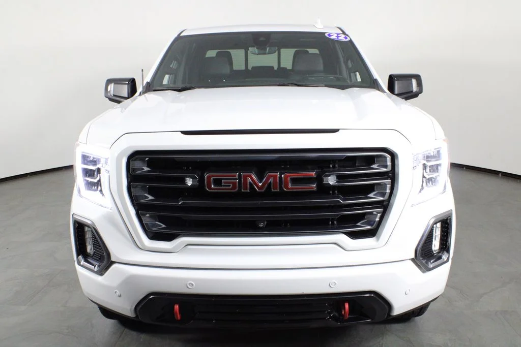 Used 2022 White GMC AT4 image 12