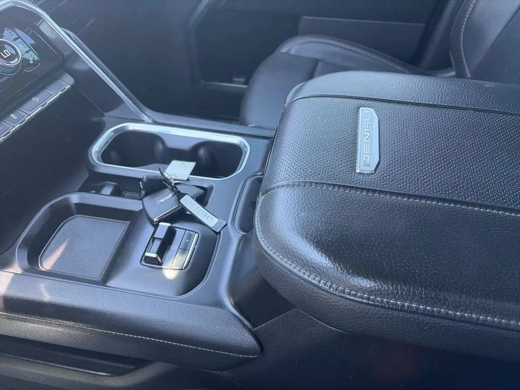 Used 2024 Silver GMC Denali image 20