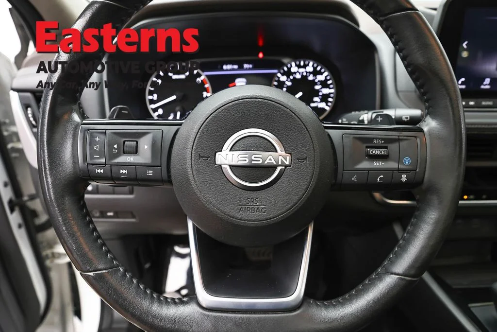 Used 2023 White Nissan SV image 10